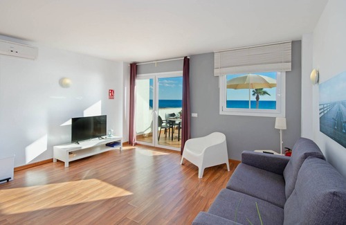 S'illot Apartment | ROSA DEL VENTS 2-A with terrace and sea views