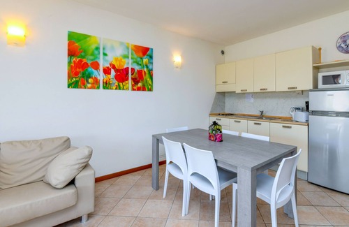 Moniga del Garda Resort | RosaDeiVenti: 2 bedroom Std., Lake view, 2 pools, central location