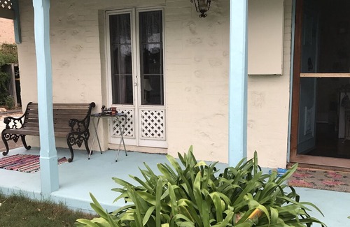 Strathalbyn Cottage | Rose Cottage - is a warm, cose in Strathalbyn