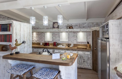 Makhado House | Rose & Ivy Guesthouse