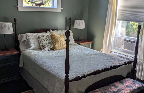 Lunenburg Bed & Breakfast | Rose & Thistle Bed & Breakfast