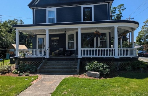 Lunenburg Bed & Breakfast | Rose & Thistle Bed & Breakfast