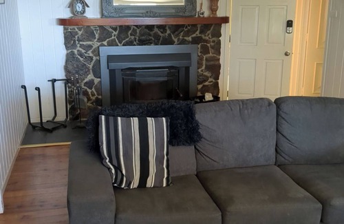 Central Mudgee House | Rosebank Estate - magnificent views over Mudgee CBD