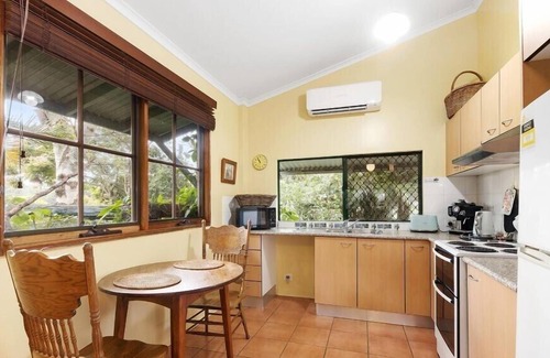 Cooran Cottage | Rosecliffe Cottage Cooran