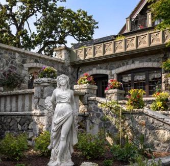 Esquimalt Hotel | Rosemead House