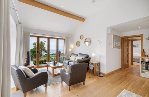Marazion Cottage | Rosemerryn - A spacious ground floor annexe in Marazion with unbelievable sea views, just 150 metr