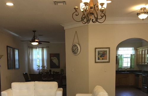 Nassau House | Roses Rentals