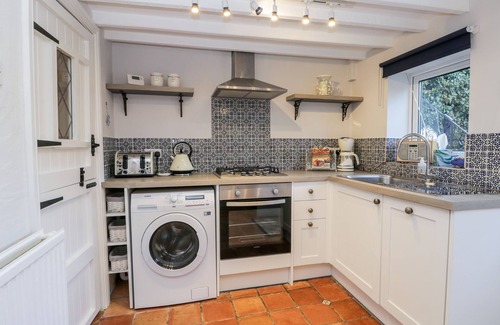 Hunmanby Cottage | ROSIE COTTAGE, pet friendly, character holiday cottage in Hunmanby