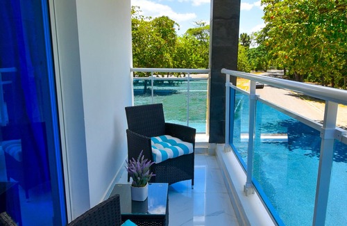 El Pueblito Apartment | Rosil Place, Modern Beach Apt #5 with Balcony