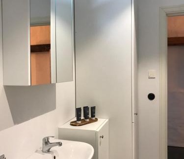 Flyinge Apartment | Roslövs gård B&B