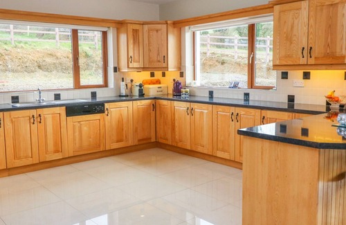 Farranfore House | ROSSANEAN, family friendly in Farranfore, County Kerry