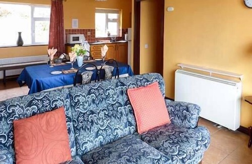 Rossbeigh House | ROSSBEIGH BEACH COTTAGE NO 6, pet friendly in Glenbeigh, County Kerry