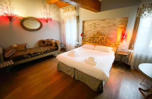 Cannaregio Bed & Breakfast | Rosso Charm B&B