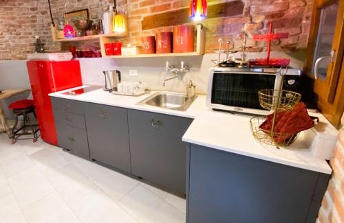 Cannaregio Bed & Breakfast | Rosso Charm B&B