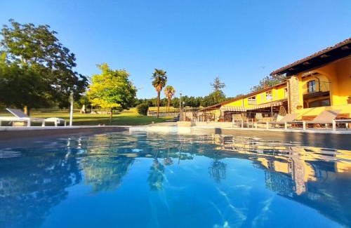 Novello House | Rosso Di Sera