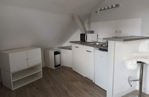 Gare-Jouvenet Apartment | Rouen center. In the immediate vicinity of the metro station and city center