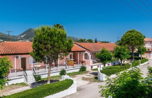 Porto Koukla Hotel | Roussa's Apartments