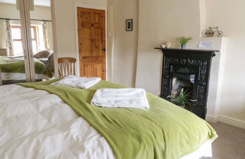 Buckden Cottage | ROWAN COTTAGE, pet friendly, with open fire in Buckden