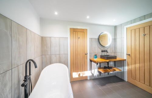 Auchterhouse Villa | Rowanbank Cabin - a gorgeous country escape