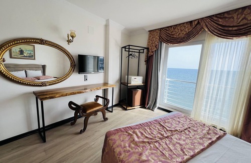 Ayas Hotel | Roxo Beach Hotel