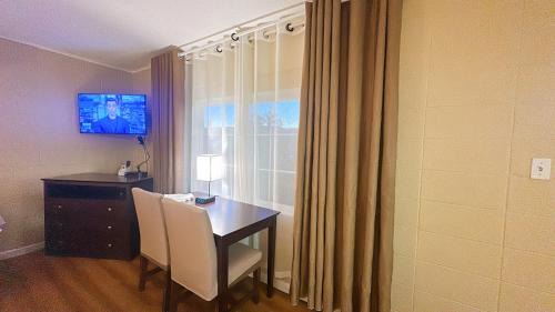 Hemet Hotel | Royal Inn and Suites