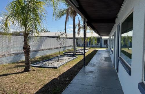 Eustis Hotel | Royal Inn