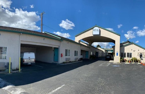 Watsonville Hotel | Royal Inn Watsonville