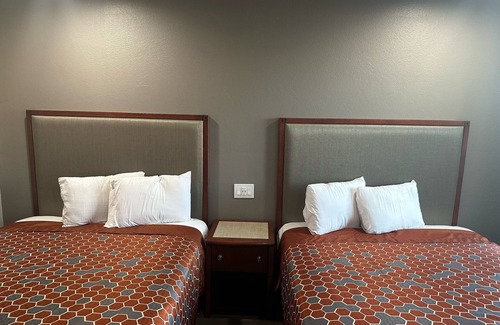 Tracy Hotel | ROYAL MOTEL TRACY LLC