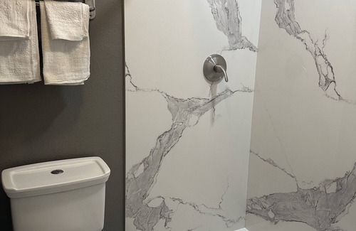 Tracy Hotel | ROYAL MOTEL TRACY LLC