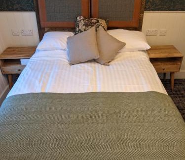 Temple Ewell Hotel | Royal Oak