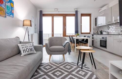 Wilanow Apartment | Royal Palace Elegant Apartment