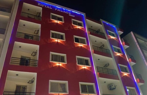 Al Mamsha El Seyahi Apartment | Royal Palace Home 32