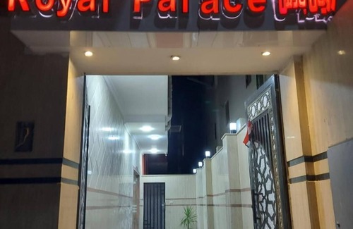 Al Mamsha El Seyahi Apartment | Royal Palace Home 31