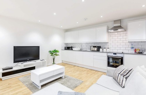 Slough Apartment | Royal Reign luxury apartment