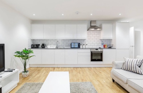 Slough Apartment | Royal Reign luxury apartment