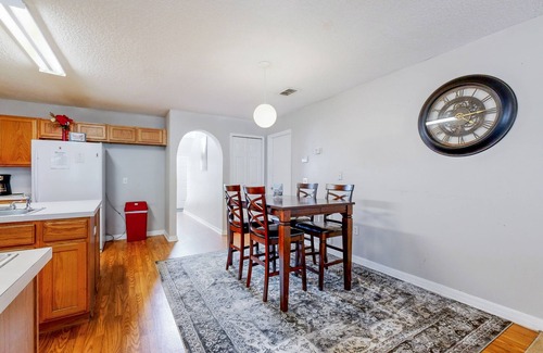 Northside House | Royal Retreat with enclosed yard and screened in back patio