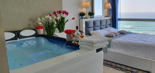 Netanya Apartment | Royal suite with sea view- private jaccuzi-Also suitable for orthodox people