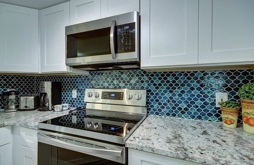 Clearwater Condo | Royal Tropical at The Avalon Clearwater | Spacious Stay & Heated Pool