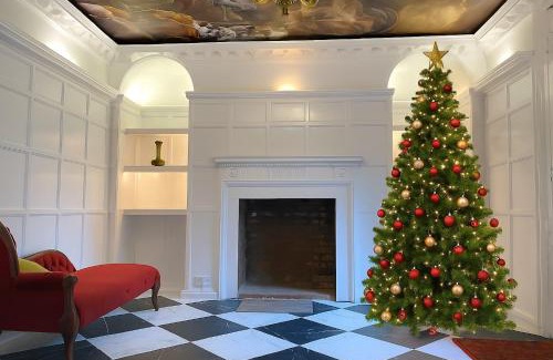 Horton House | Royal Windsor Mansion Private 5 Acre Luxury Escape