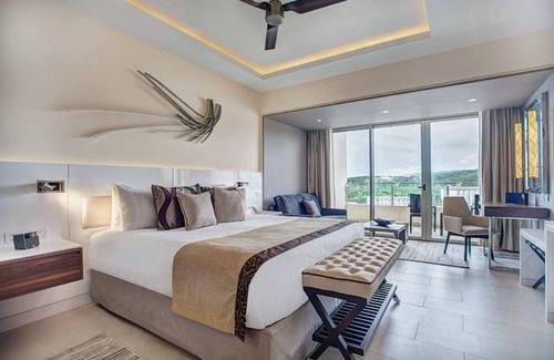 Falmouth Resort | Royalton Blue Waters Montego Bay An Autograph Collection Resort