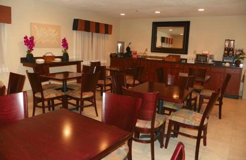 Upper Sandusky Hotel | Royalton Inn & Suites Upper Sandusky