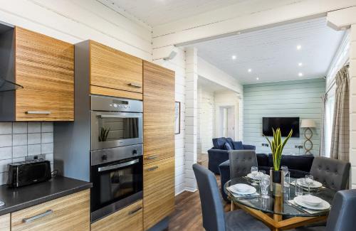 Harlow Resort | Roydon Marina Village