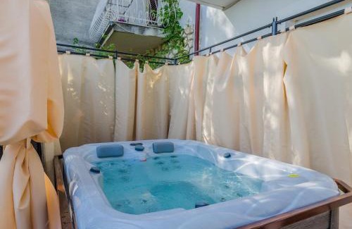 Klanfari Apartment | ROZA