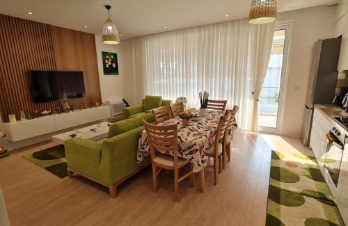 Ishem Apartment | Rozana's sweet home, San Pietro, Gjiri i Lalzit