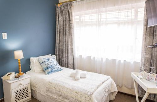 Lyttelton Manor Bed & Breakfast | Rozendal Guest House
