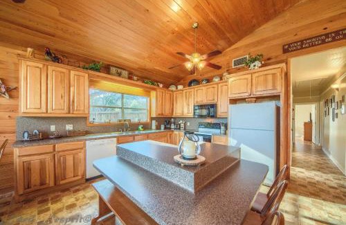 New Braunfels House | RR 9084WW Wagon Wheel