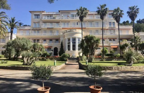 Hyeres Apartment | Rsd Mt of the Birds. The ideal for Vous Resource with family :)