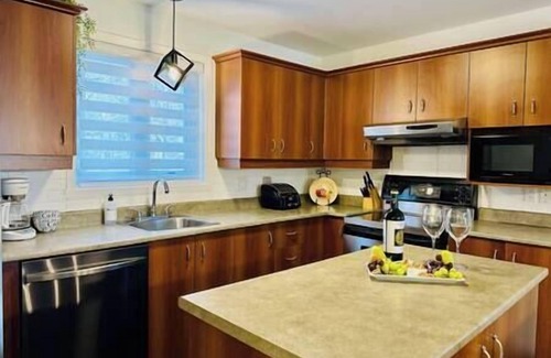 Magog Apartment | Rubis Du Memphre, Foyer, DRC