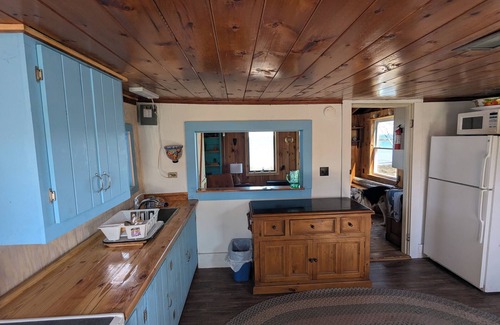 Jonesport Cottage | Ruby Cottage on the shores of Sandy River Beach