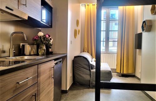 2nd Arrondissement Apartment | Ruby